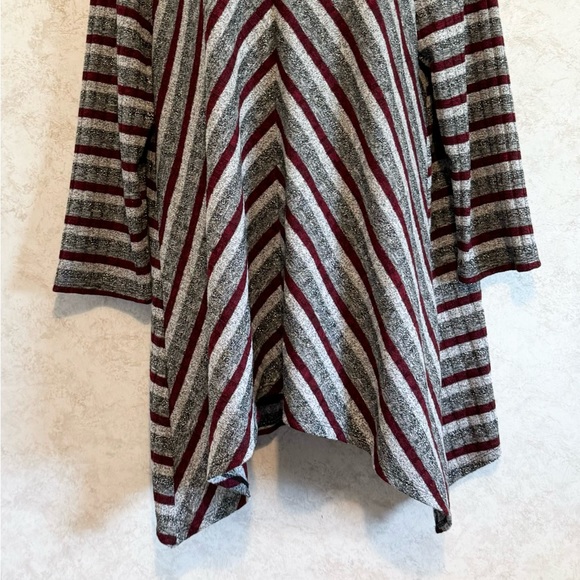 Ruby Rd Stripe Maroon Silver Metalic Thread Tunic Blouse XL SharkBite Hem Large - Picture 2 of 16